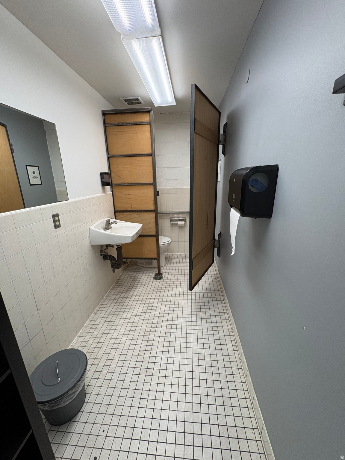 SOUTH MAIN S - Commercial Lease