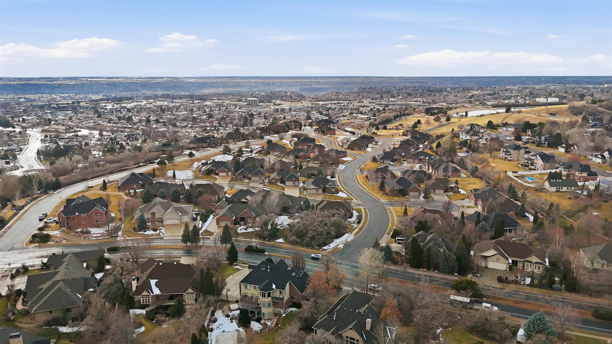 HAMPTONS ON THE GREEN - Residential