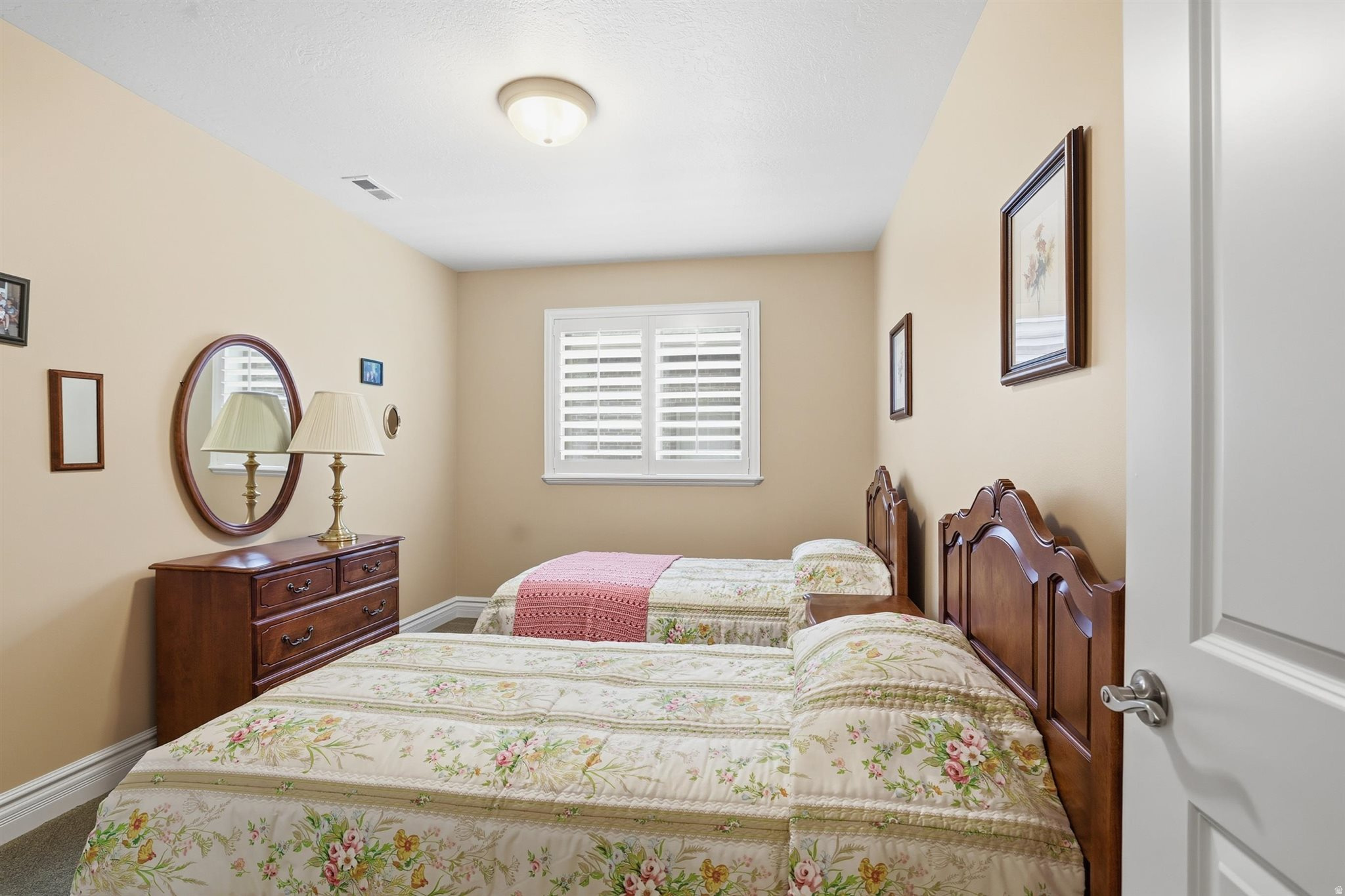 HAMPTONS ON THE GREEN - Residential