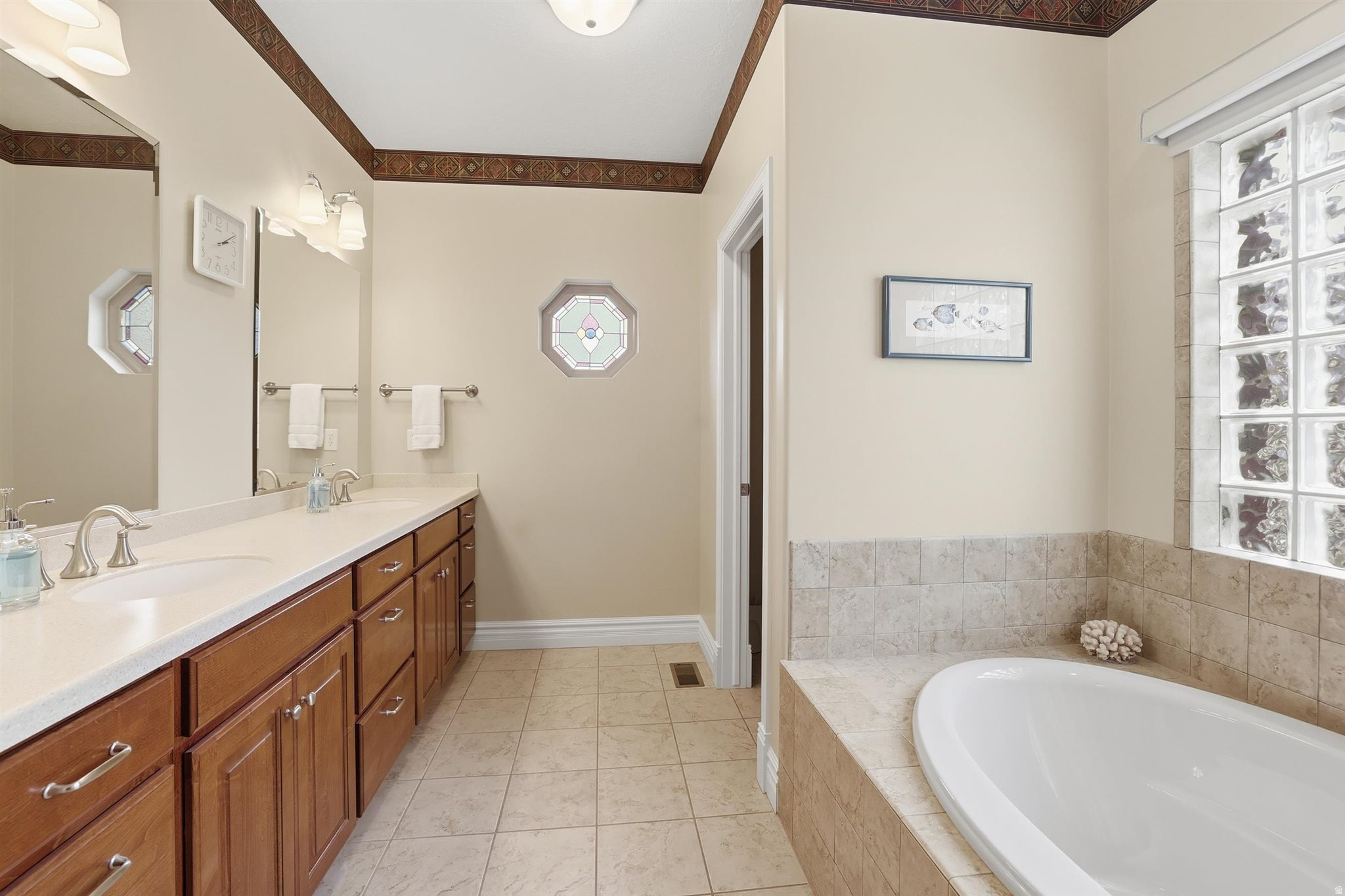 HAMPTONS ON THE GREEN - Residential