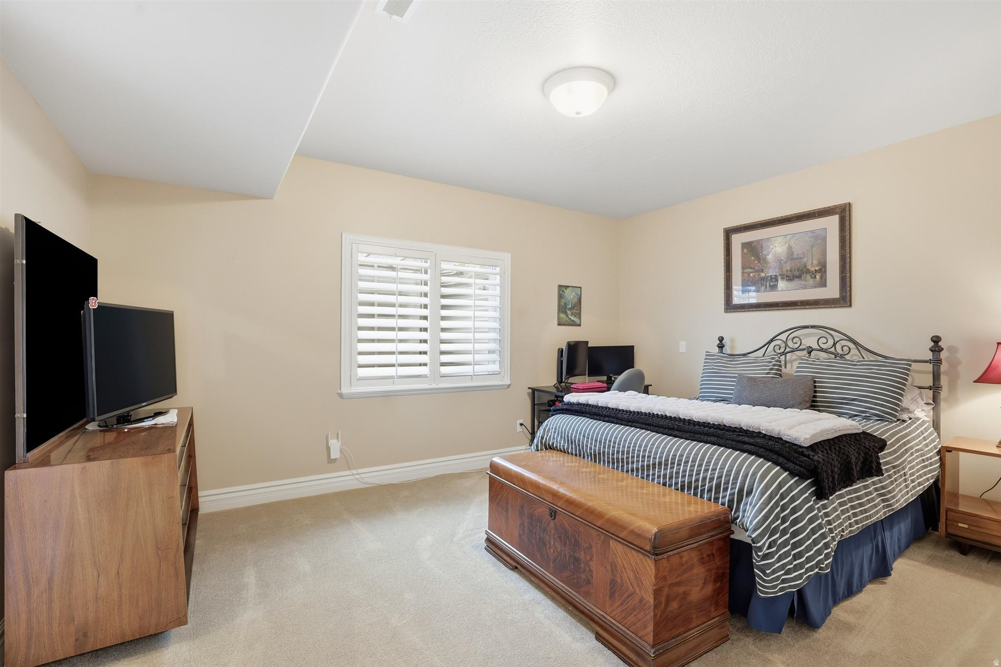 HAMPTONS ON THE GREEN - Residential