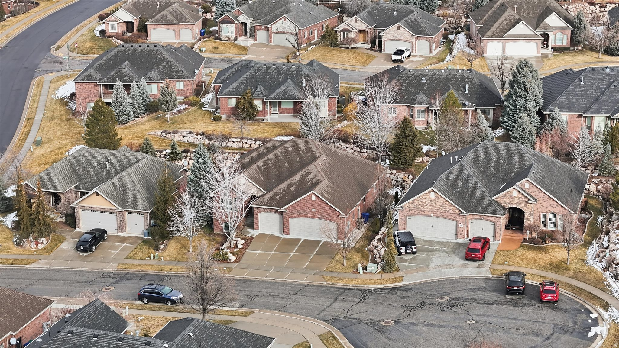 HAMPTONS ON THE GREEN - Residential