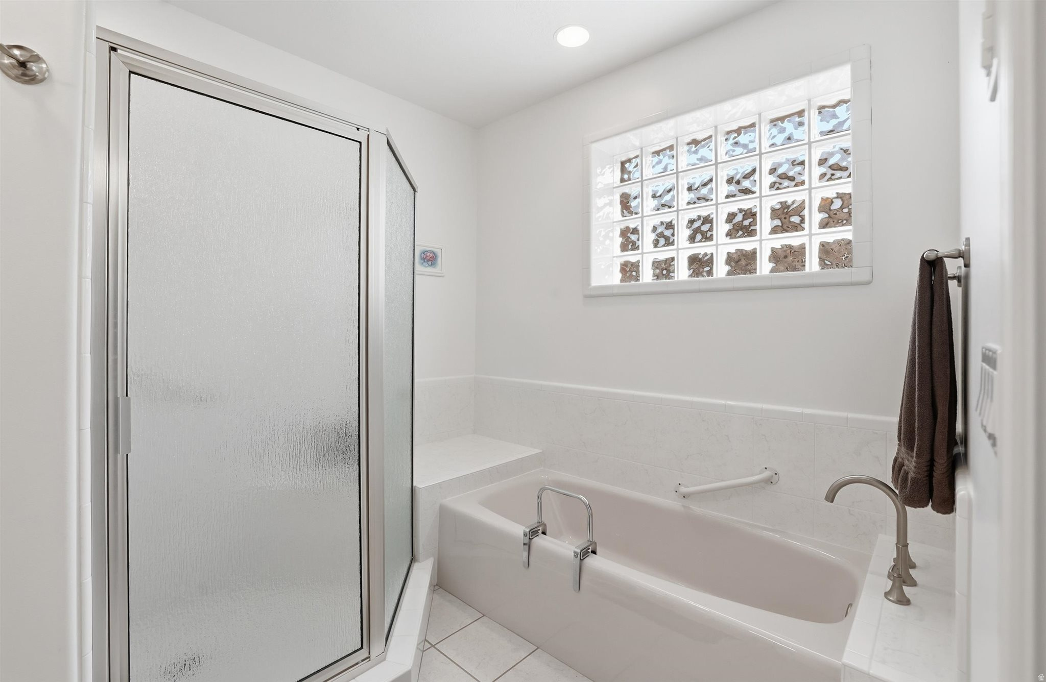 HAMPTONS ON THE GREEN - Residential