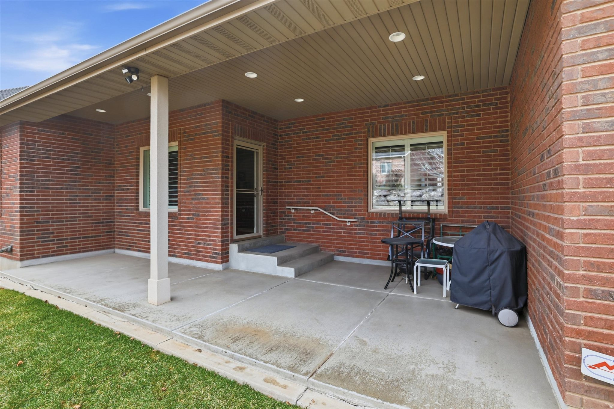 HAMPTONS ON THE GREEN - Residential