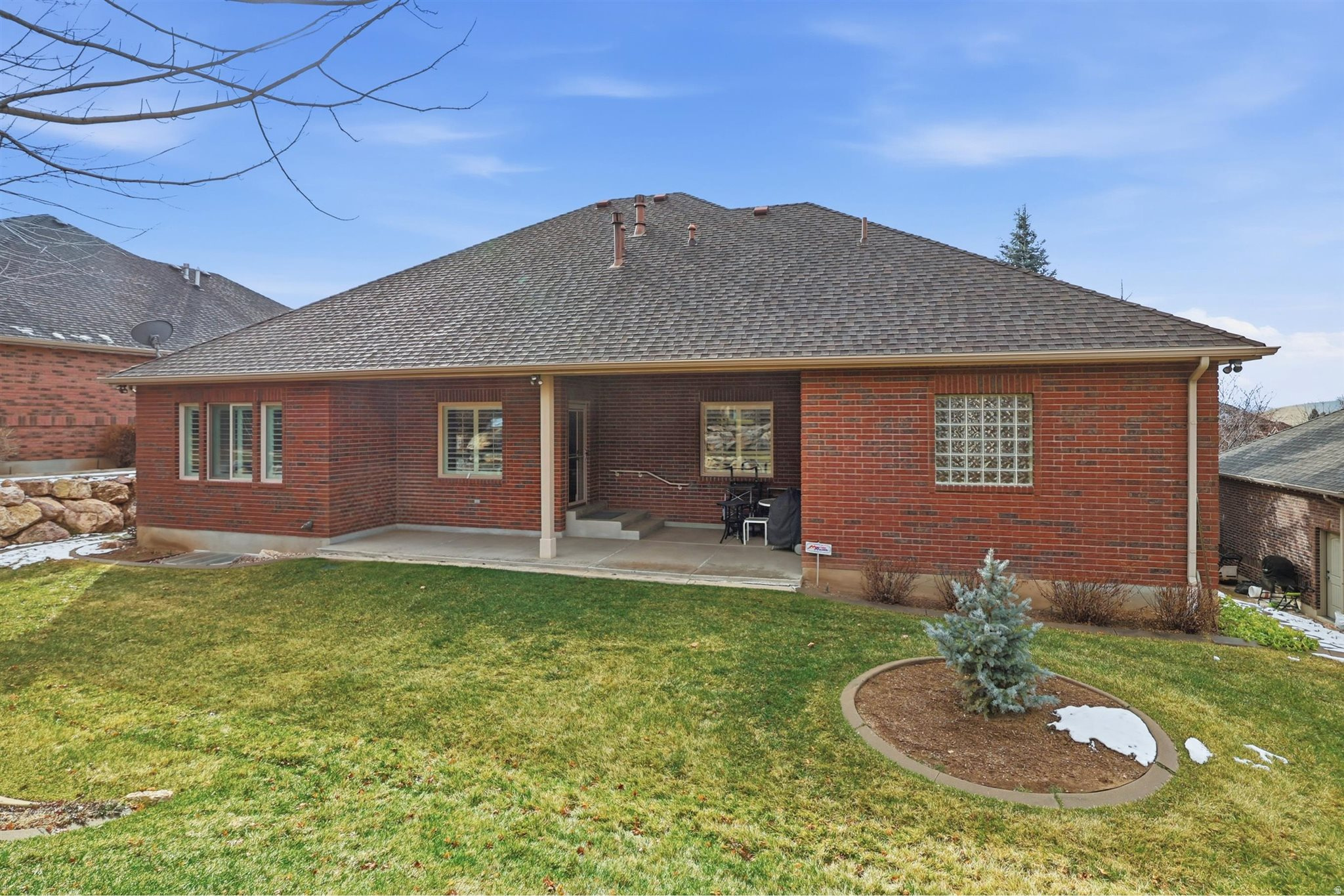 HAMPTONS ON THE GREEN - Residential