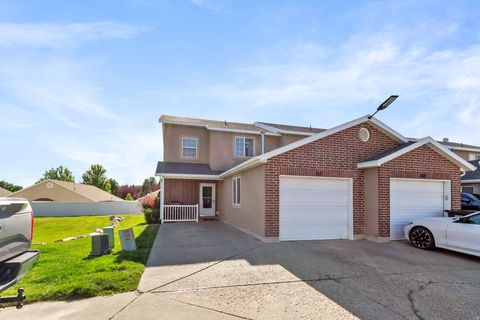 Photo of 182 W SAVANNAH LN, Harrisville, UT 84414 (MLS # 2166483)