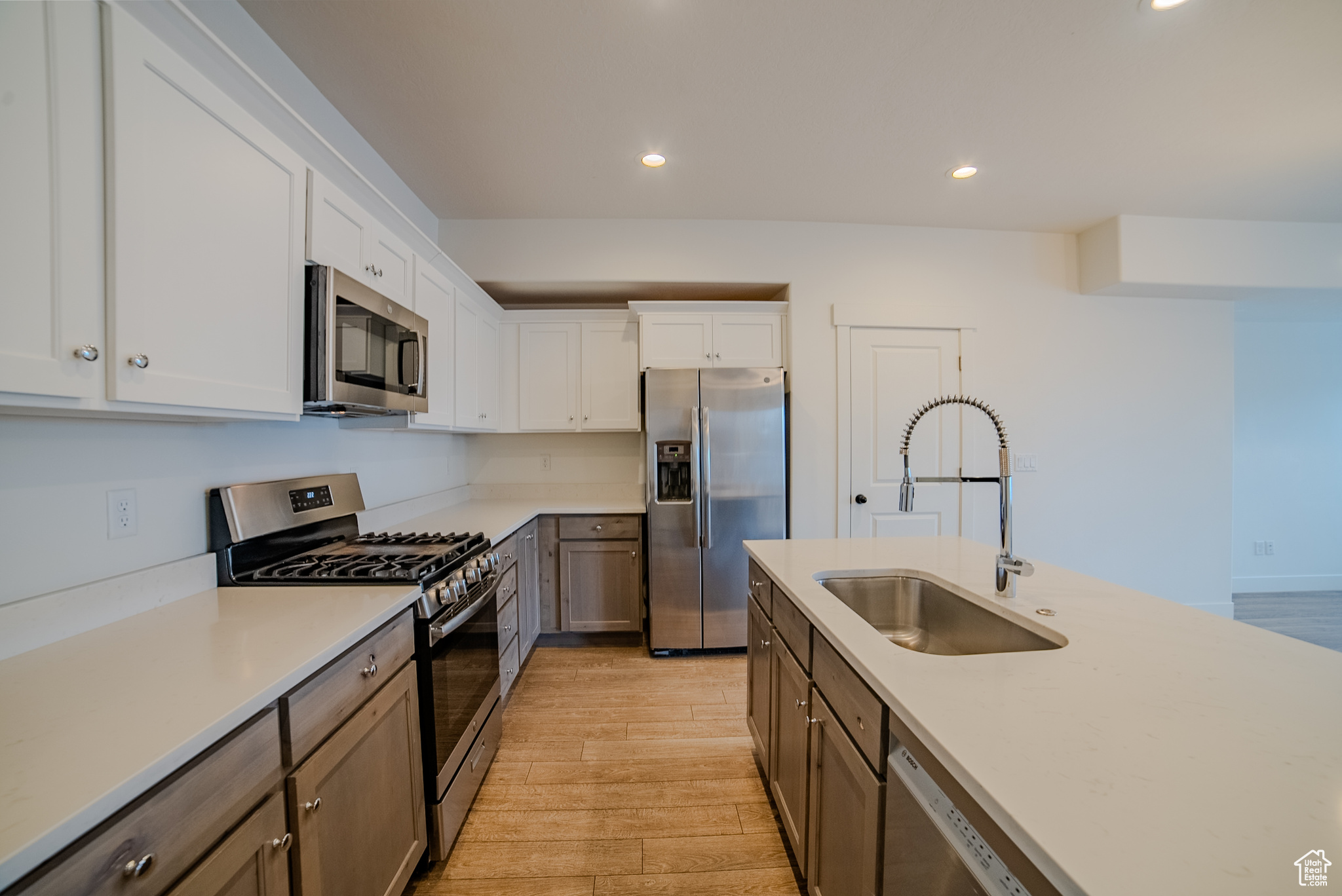 RICHMOND VIEW TOWNHOMES - Residential