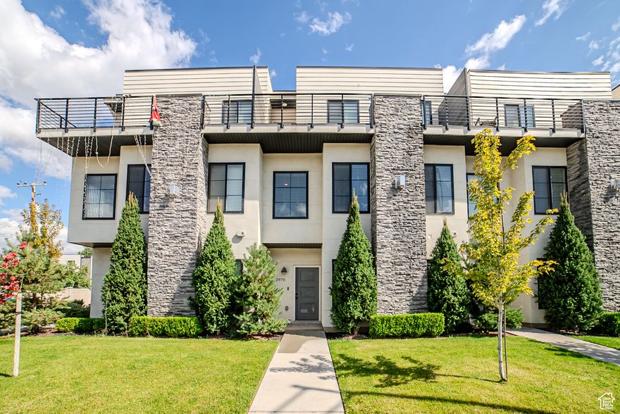 Amazing town home, great area, close to shopping, two tone paint, Fireplace Quartz tops.   Square footage figures are provided as a courtesy estimate only and were obtained from County Records__ .  Buyer is advised to obtain an independent measurement.
