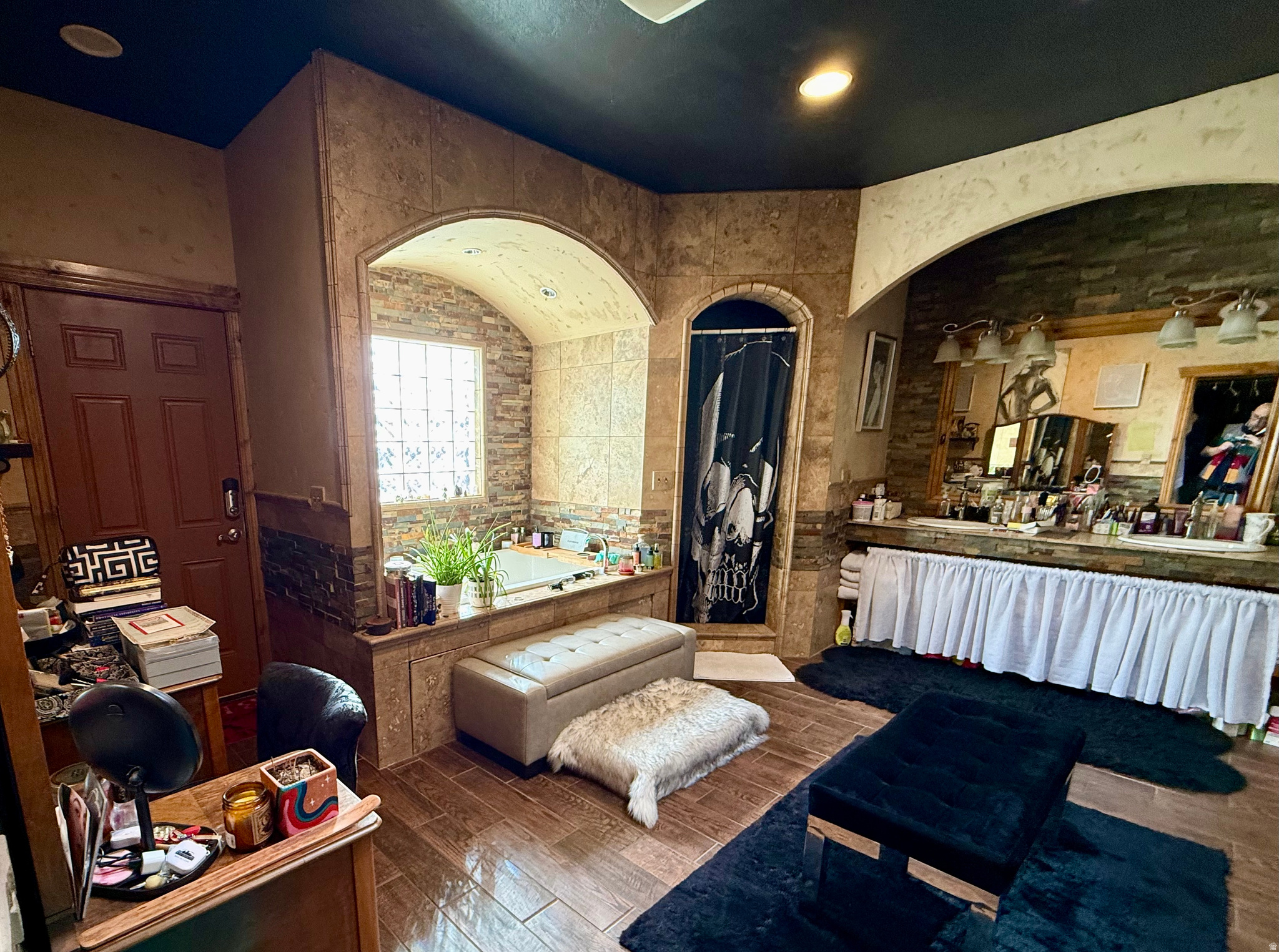 WARRWOOD - Residential