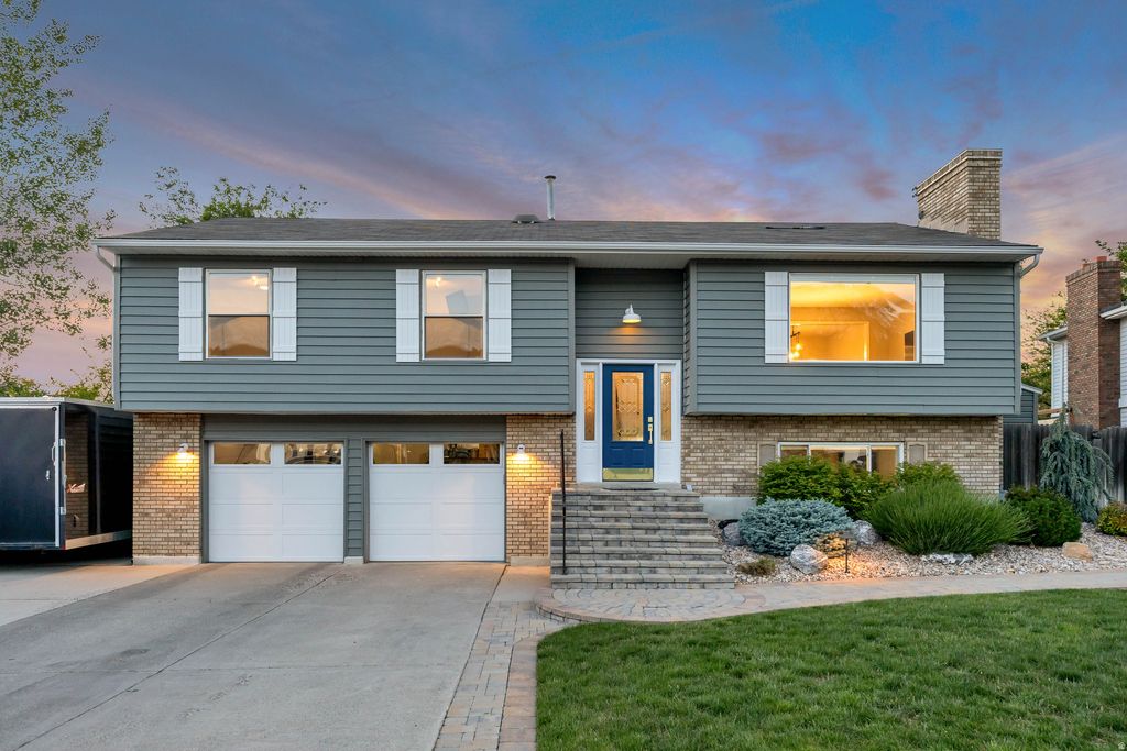 Photo of 11858 S CEDAR RIDGE RD, Sandy, UT 84094 (MLS # 2160569)