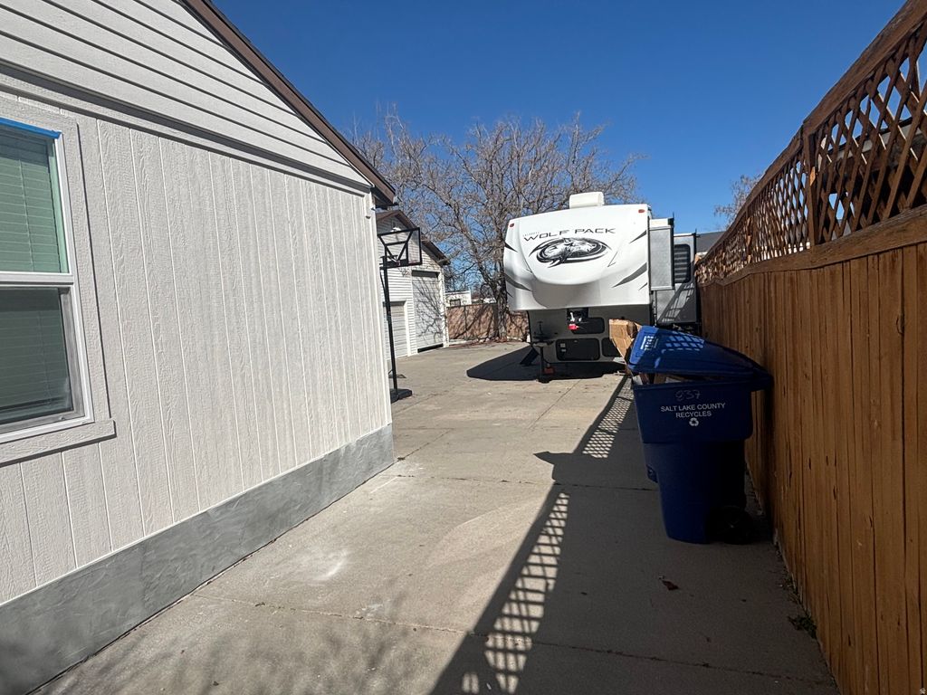 Photo of 837 E DAISY ST S, Sandy, UT 84094 (MLS # 2142901)