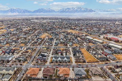 Tiny photo for 10693 S TOPVIEW RD W, South Jordan, UT 84095 (MLS # 2139919)