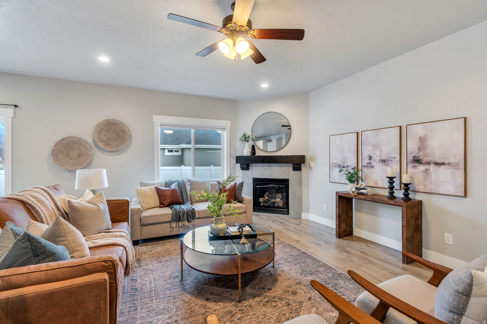 MAPLE BREEZE - Residential