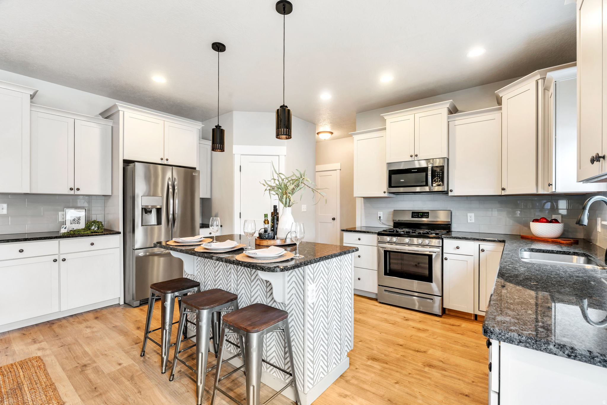 MAPLE BREEZE - Residential