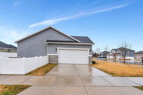 Tiny photo for 84 E 530 N, Mapleton, UT 84664 (MLS # 2139541)
