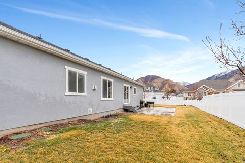 Tiny photo for 84 E 530 N, Mapleton, UT 84664 (MLS # 2139541)
