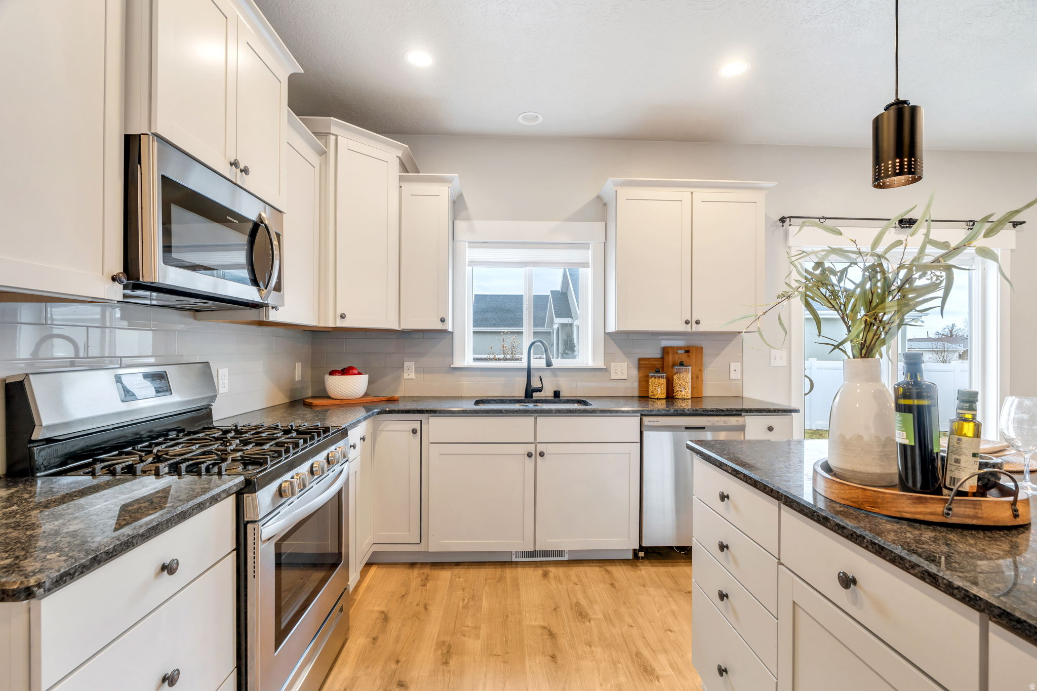 MAPLE BREEZE - Residential