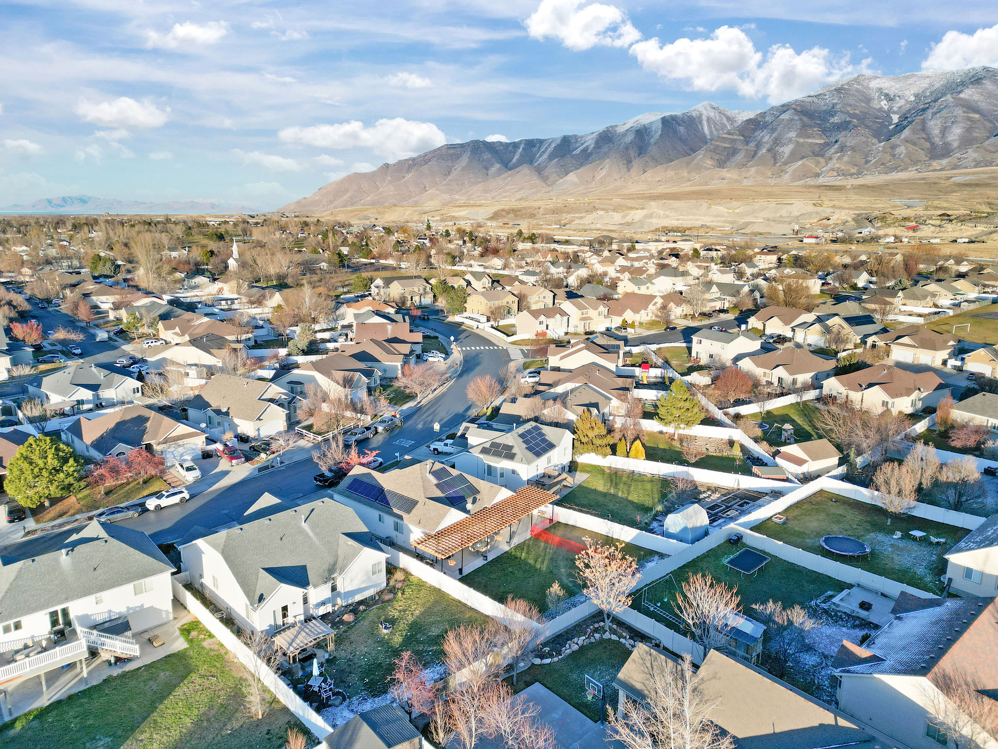 COUNTRY CROSSING - Residential