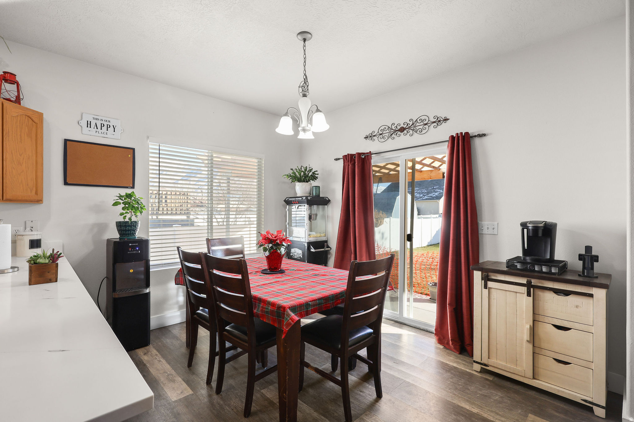 COUNTRY CROSSING - Residential