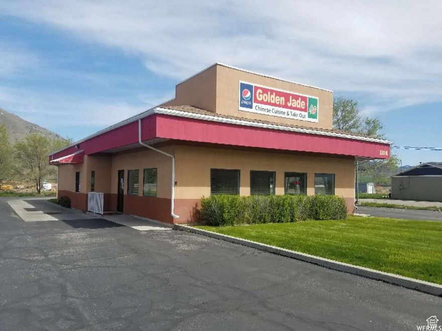 Well-established restaurant on a spacious 0.78-acre lot, featuring a drive-through window, ample parking, and excellent access and visibility. A prime investment opportunity!