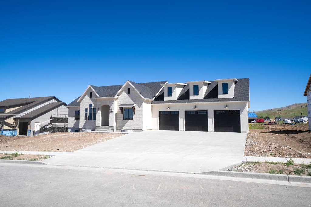 Photo of 1125 E CENTER ST, Hyde Park, UT 84318 (MLS # 2168157)