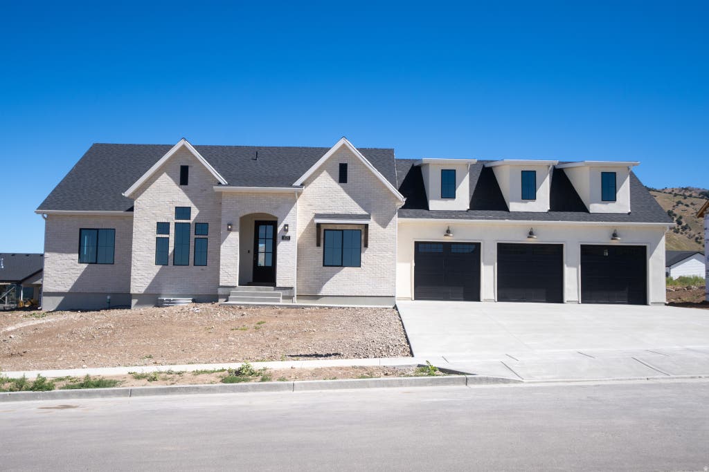 Photo of 1125 E CENTER ST, Hyde Park, UT 84318 (MLS # 2168157)