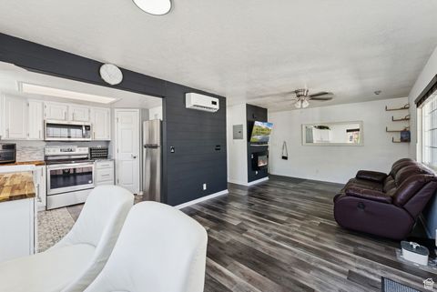 Tiny photo for 258 W 400 N, Orem, UT 84057 (MLS # 2115529)