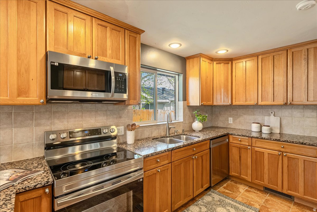BROOKWOOD SU - Residential