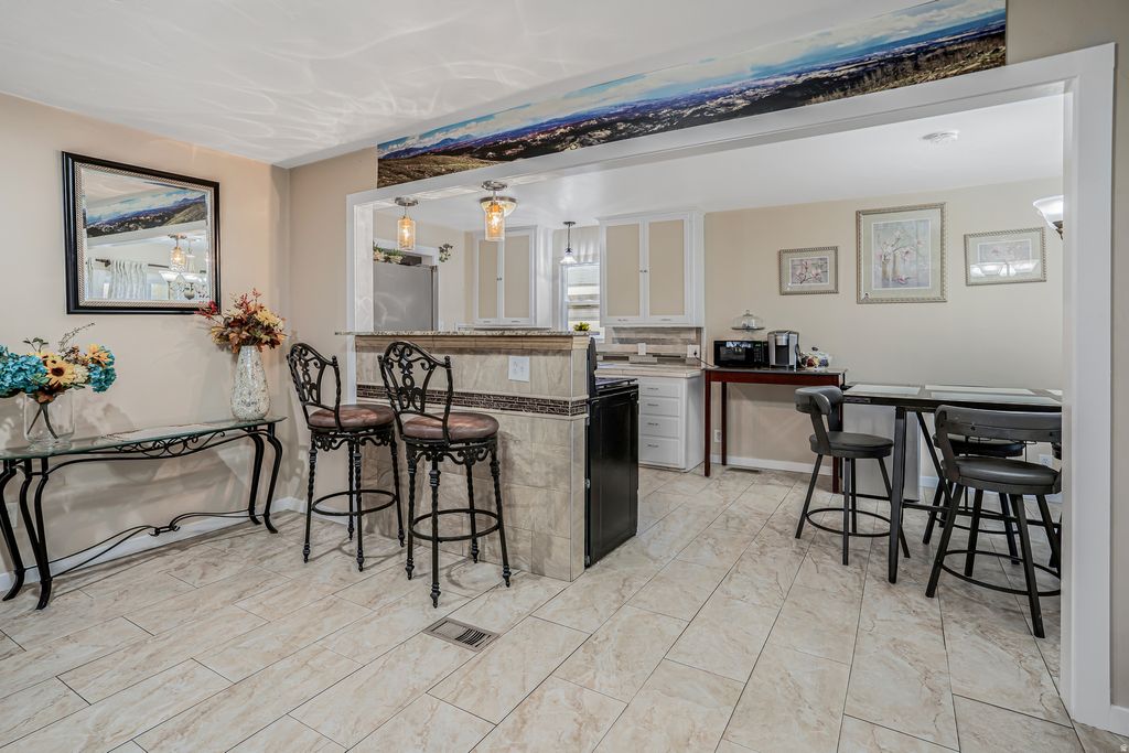 Photo of 45 W CRYSTAL AVE S, Salt Lake City, UT 84115 (MLS # 2144915)