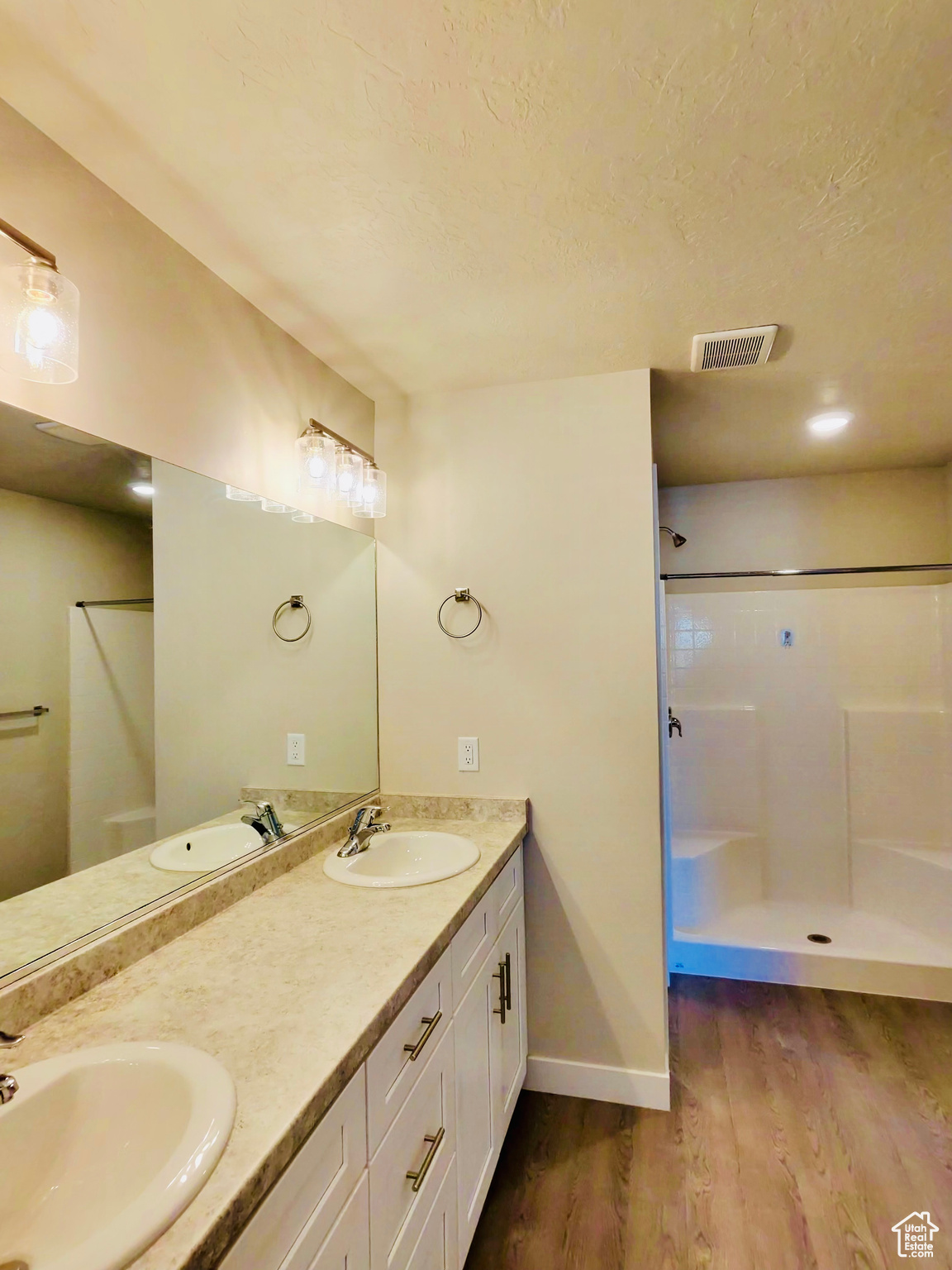 CEDAR BEND - Residential