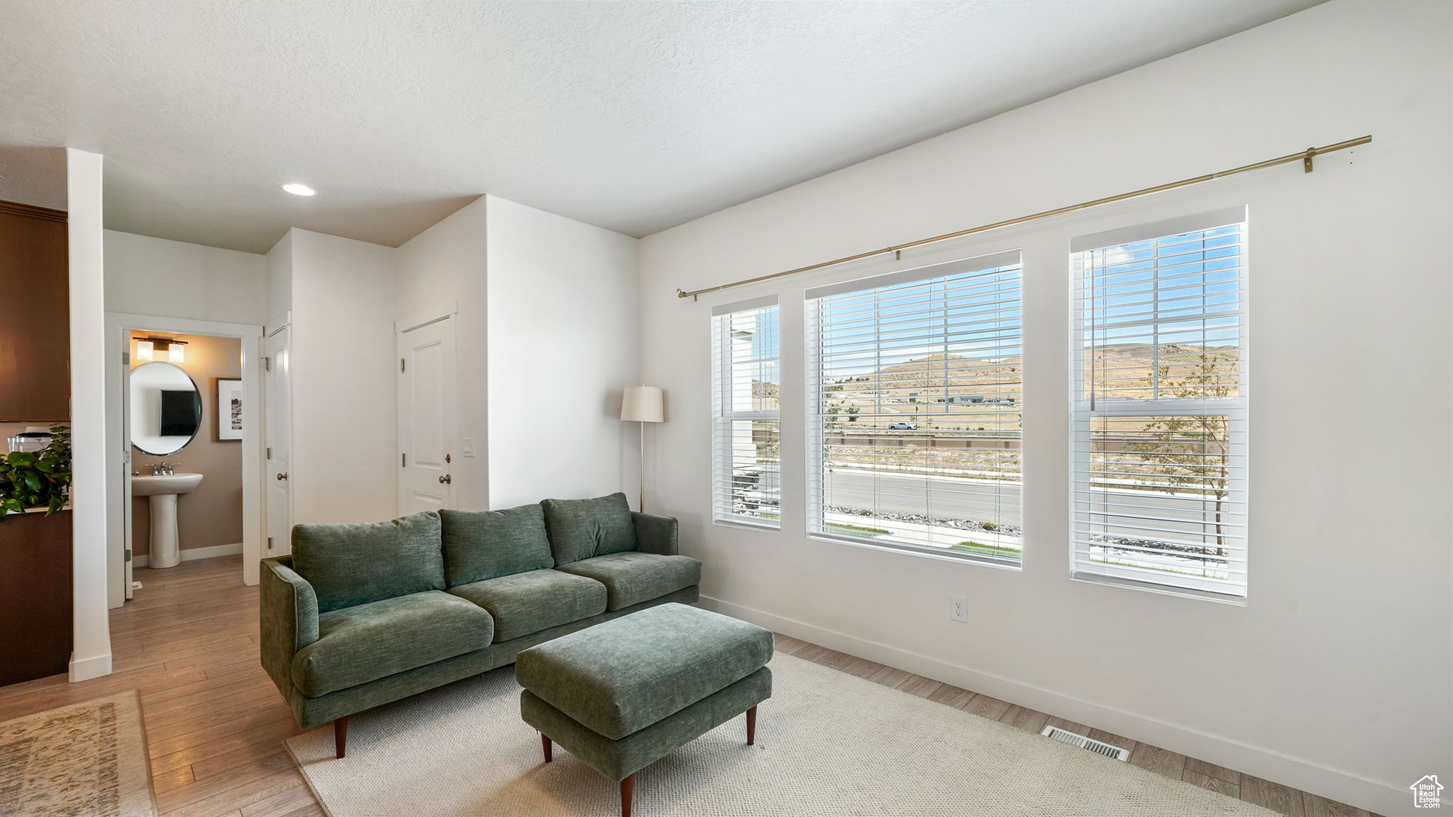 OVERLAND CTG V2 111 - Residential