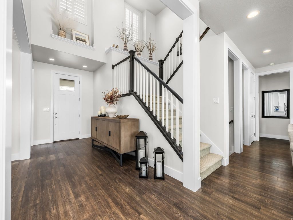 Photo of 322 E 2530 N, Lehi, UT 84043 (MLS # 2153111)