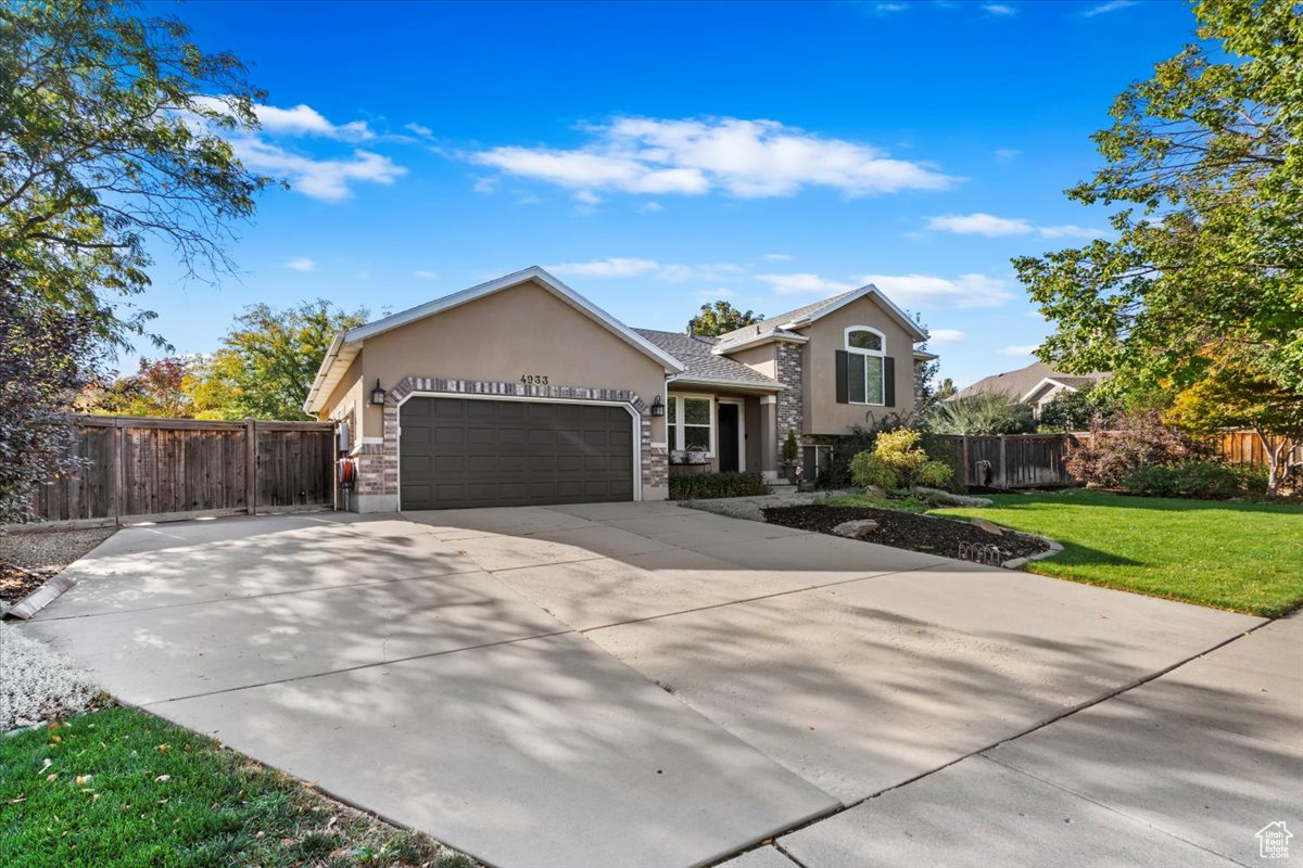 4933 W Rosewood Dr, South Jordan, Utah image 2