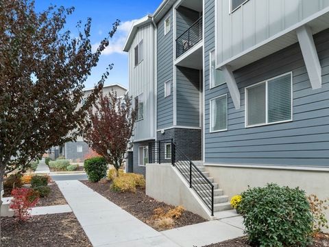 Photo of 15297 S REINS WAY, Bluffdale, UT 84065 (MLS # 2124668)