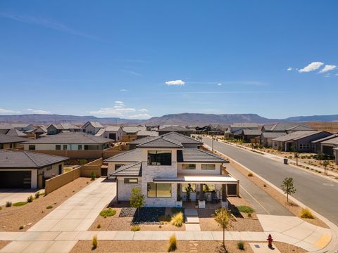 Photo of 755 W JUNIPER DR, Saint George, UT 84790 (MLS # 2155010)