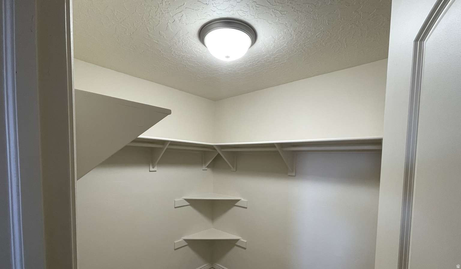 SPLIT MOUNTAIN - Residential