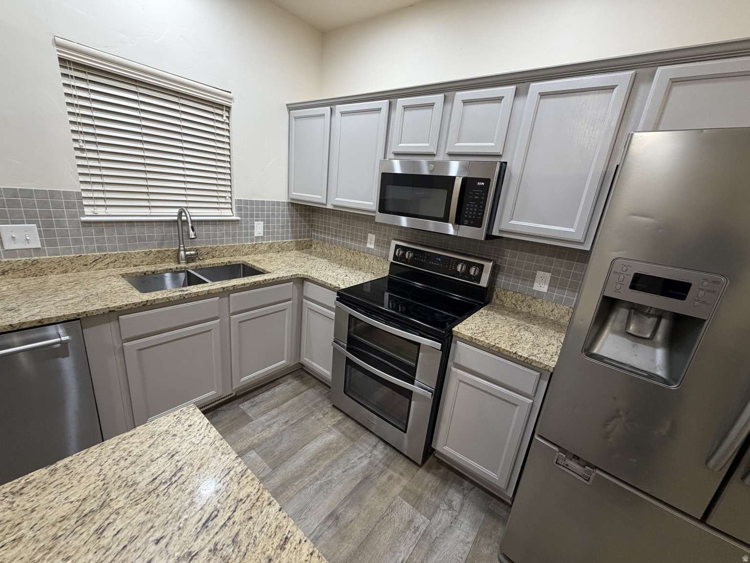 SPLIT MOUNTAIN - Residential