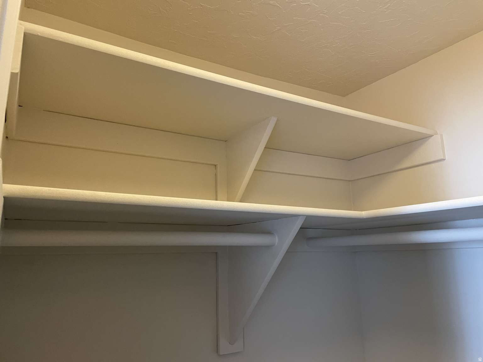 SPLIT MOUNTAIN - Residential