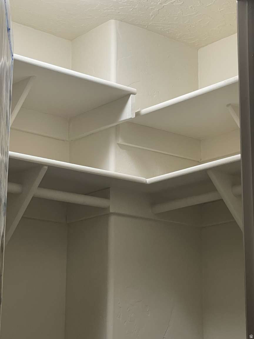 SPLIT MOUNTAIN - Residential