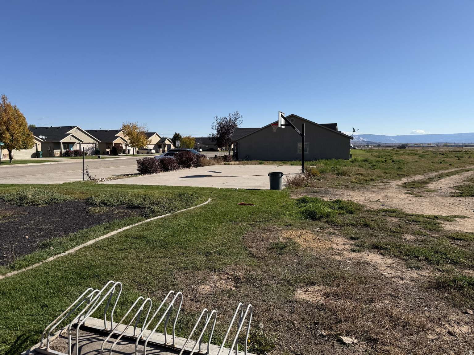 SPLIT MOUNTAIN - Residential