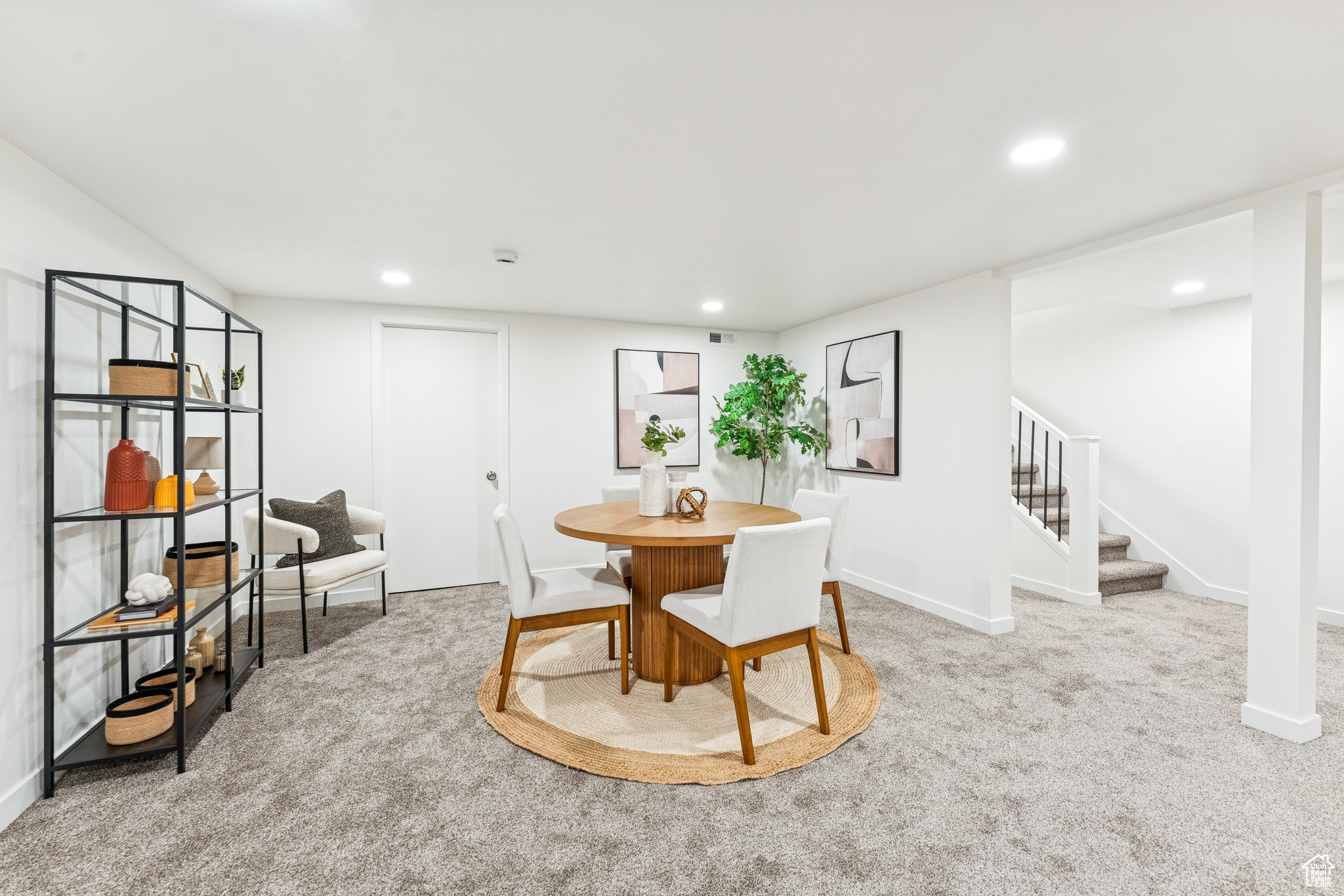 MOUNUMENT PARK - Residential