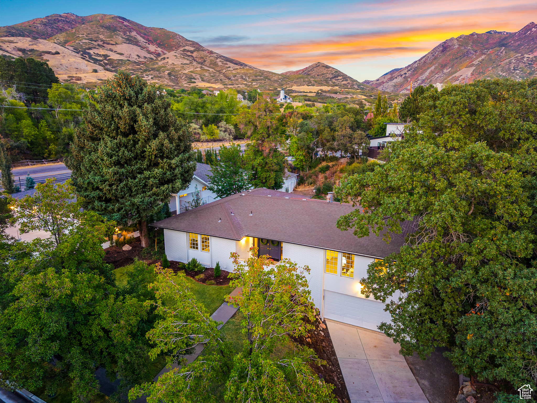 MOUNUMENT PARK - Residential