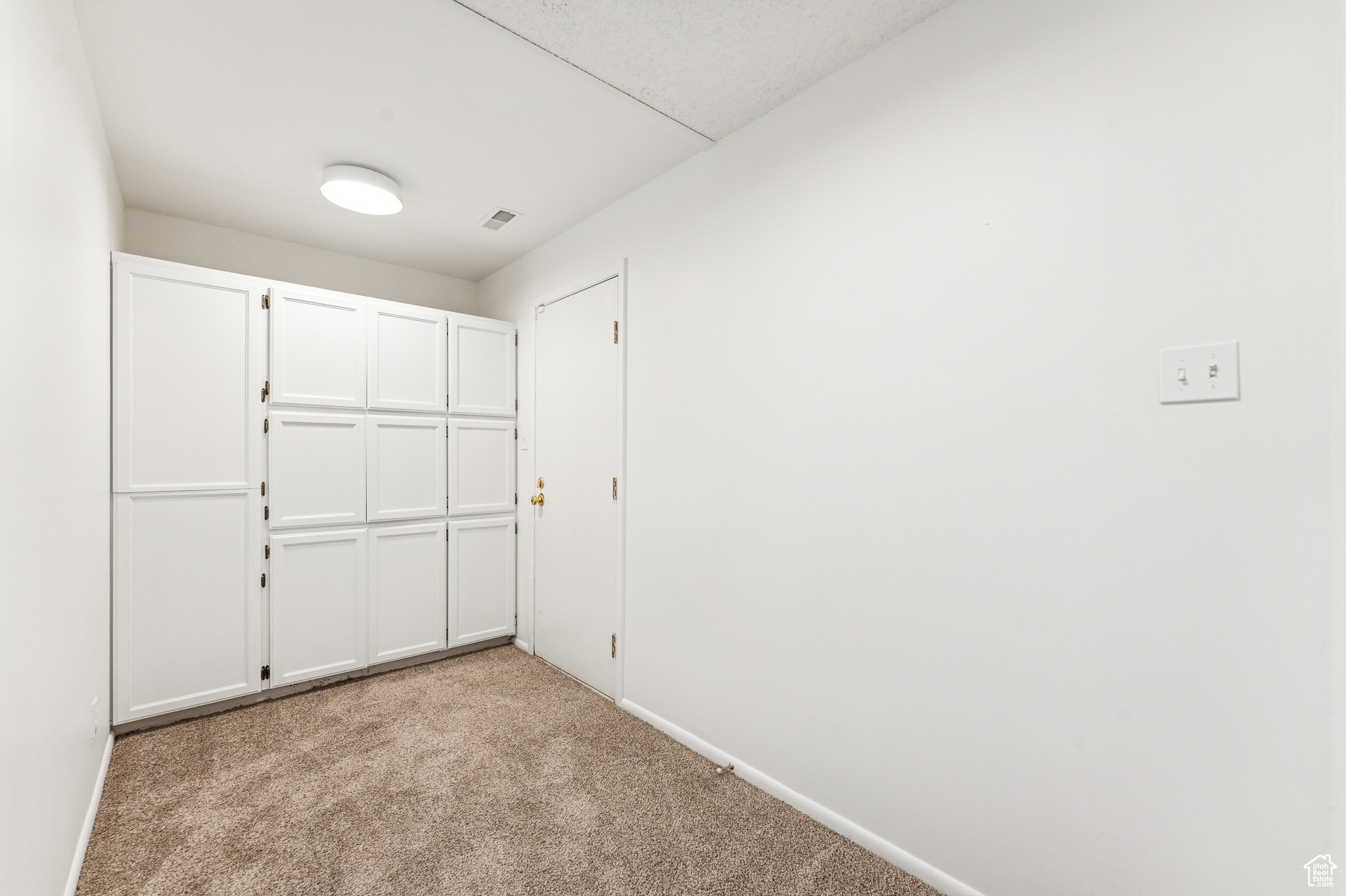 MOUNUMENT PARK - Residential