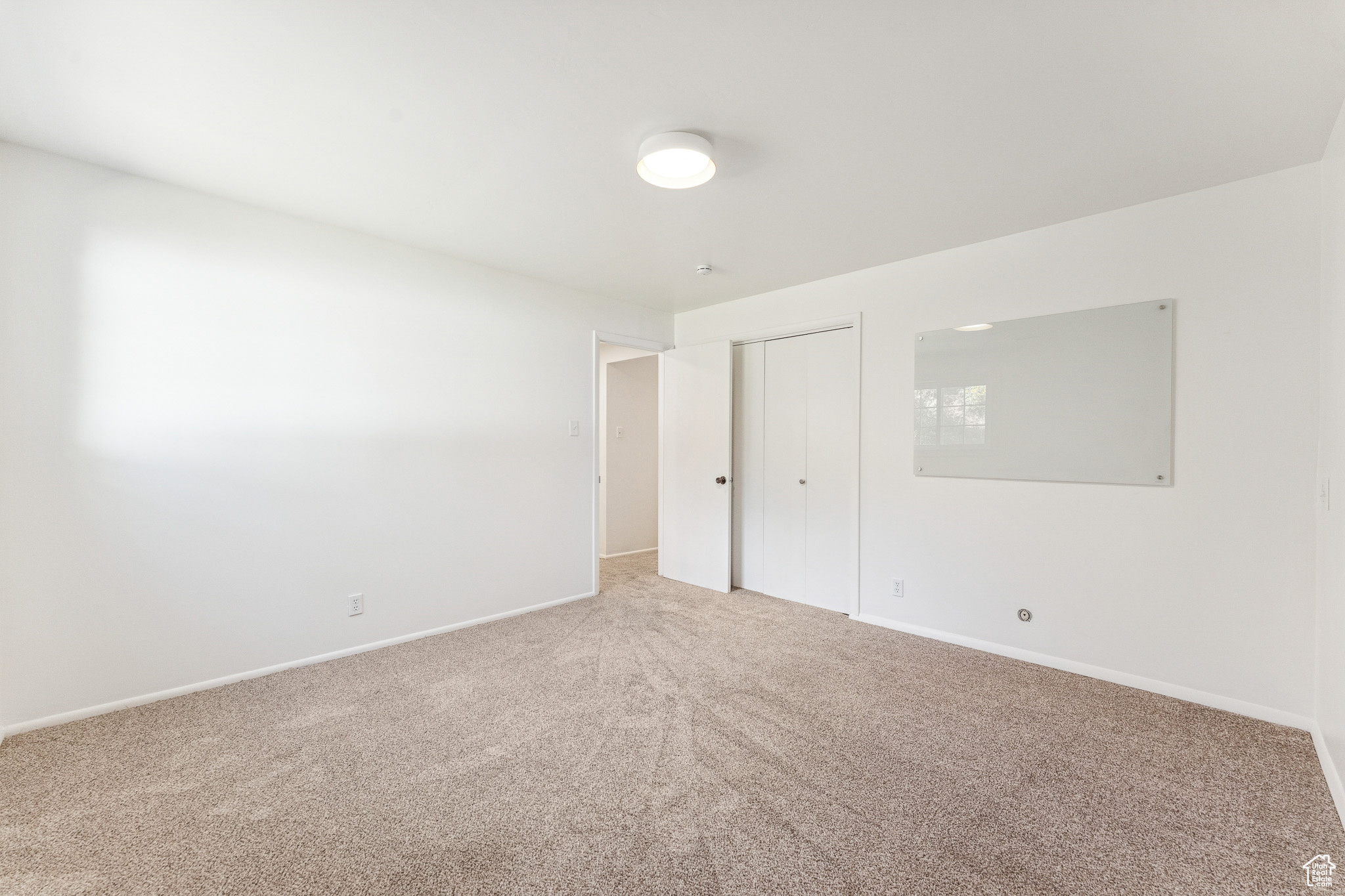 MOUNUMENT PARK - Residential