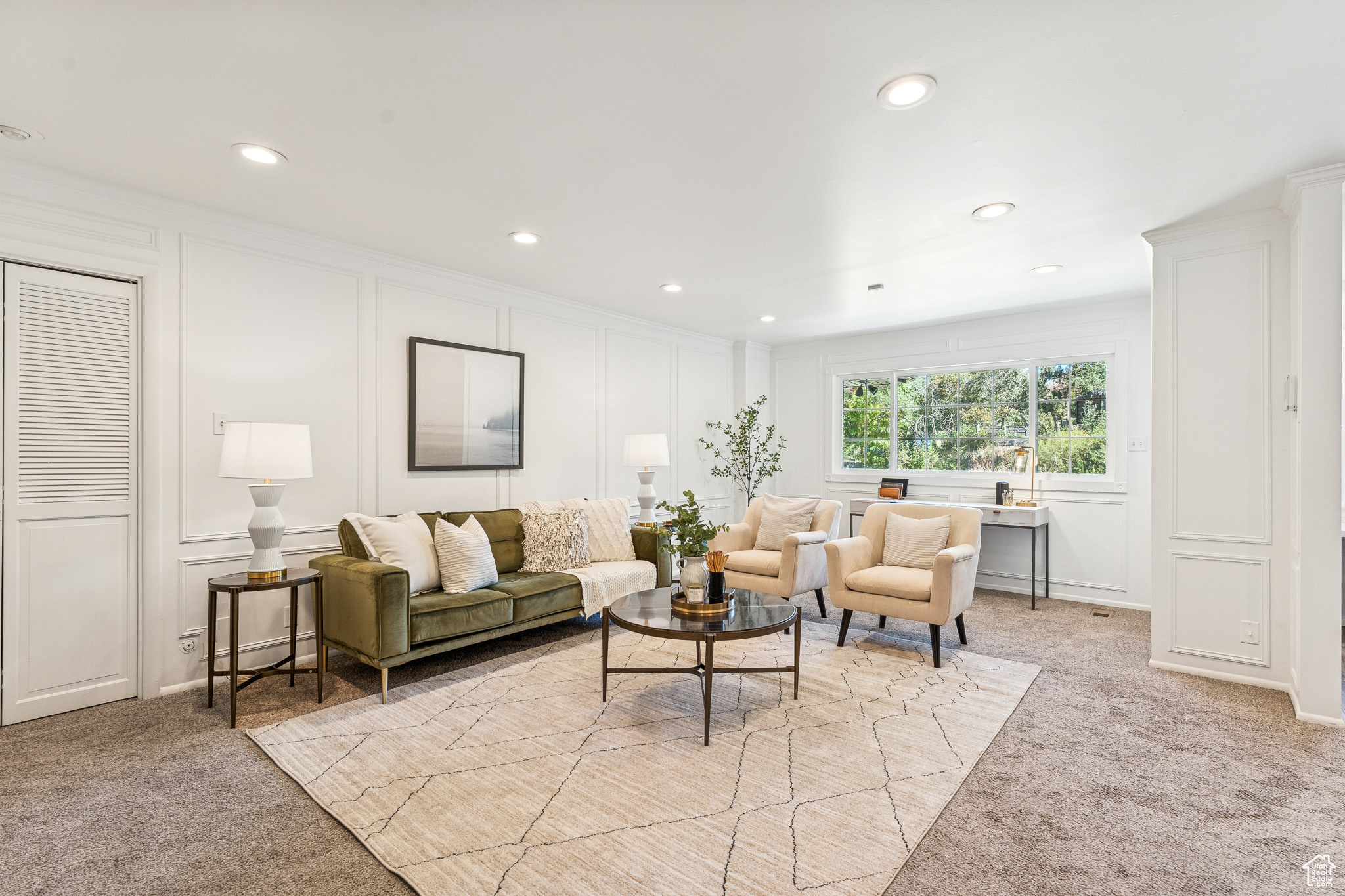 MOUNUMENT PARK - Residential