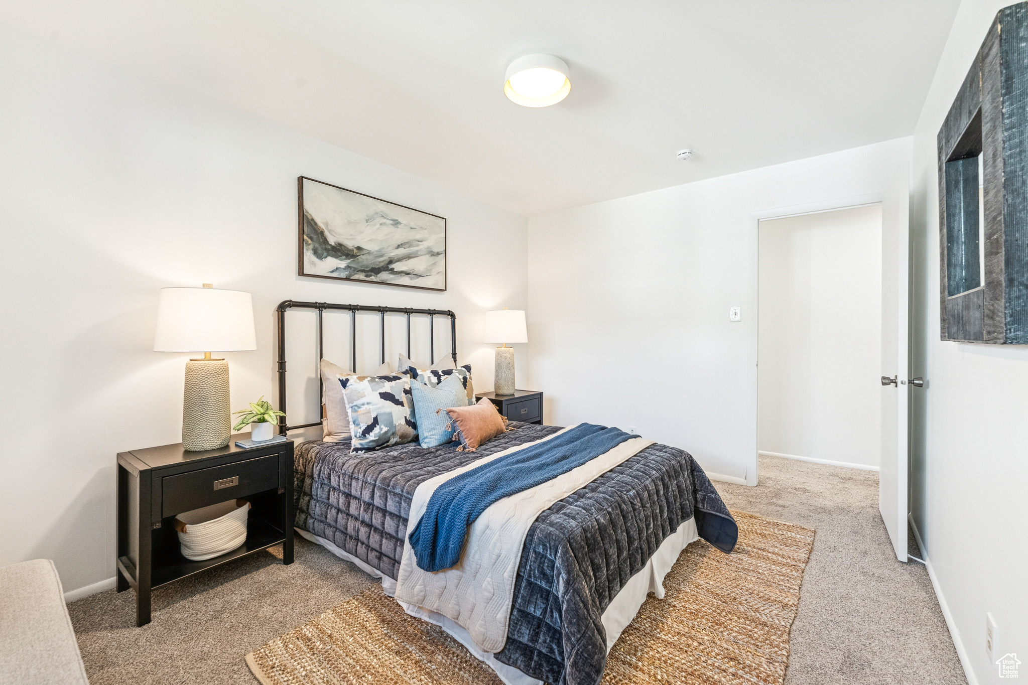 MOUNUMENT PARK - Residential