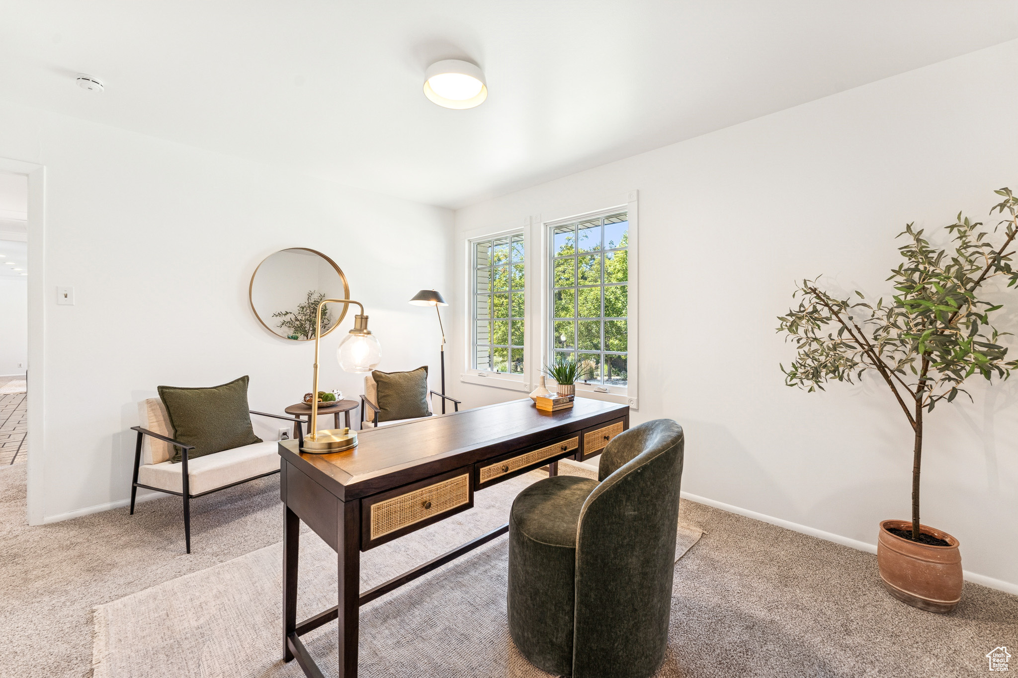 MOUNUMENT PARK - Residential