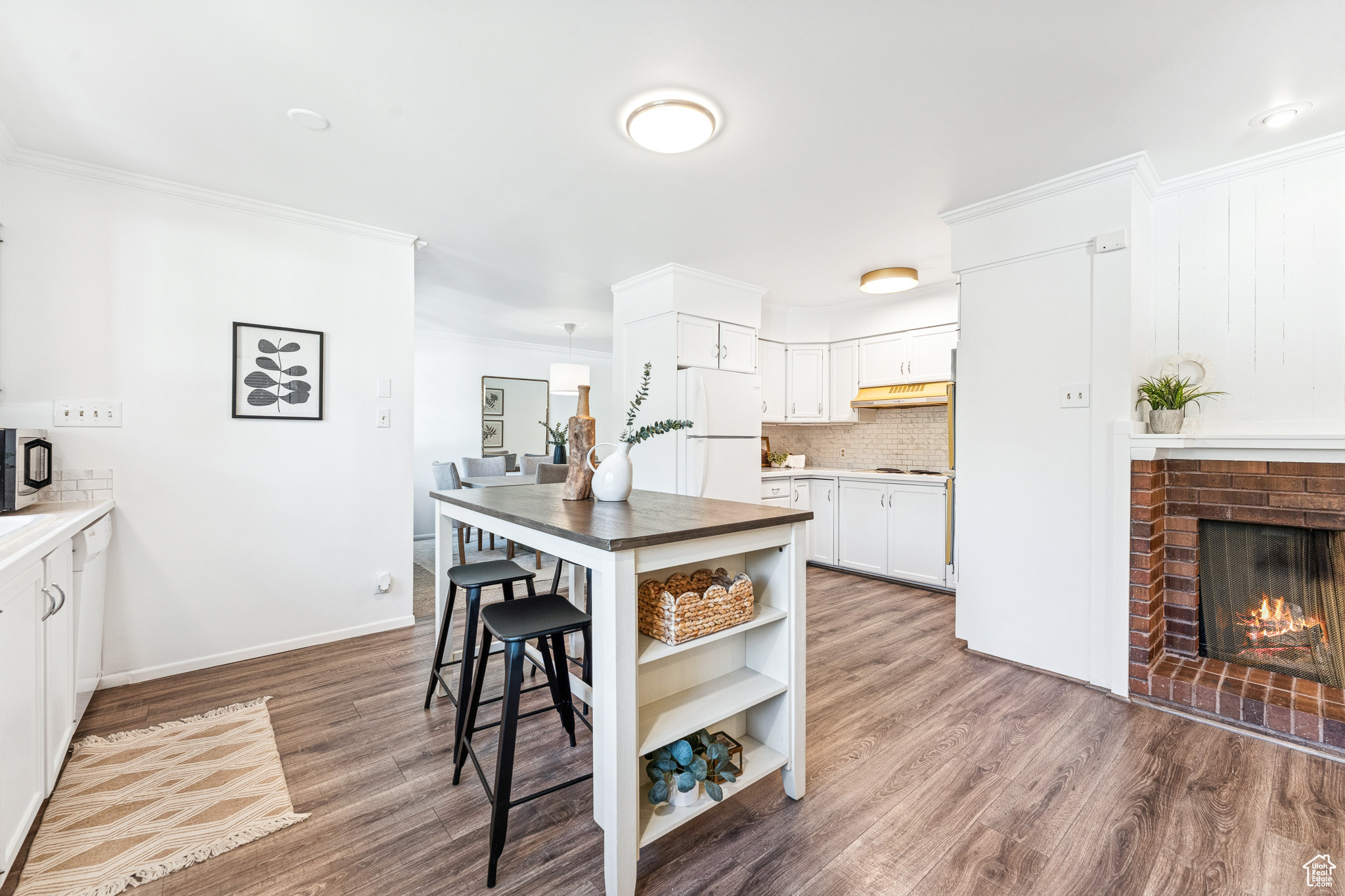 MOUNUMENT PARK - Residential