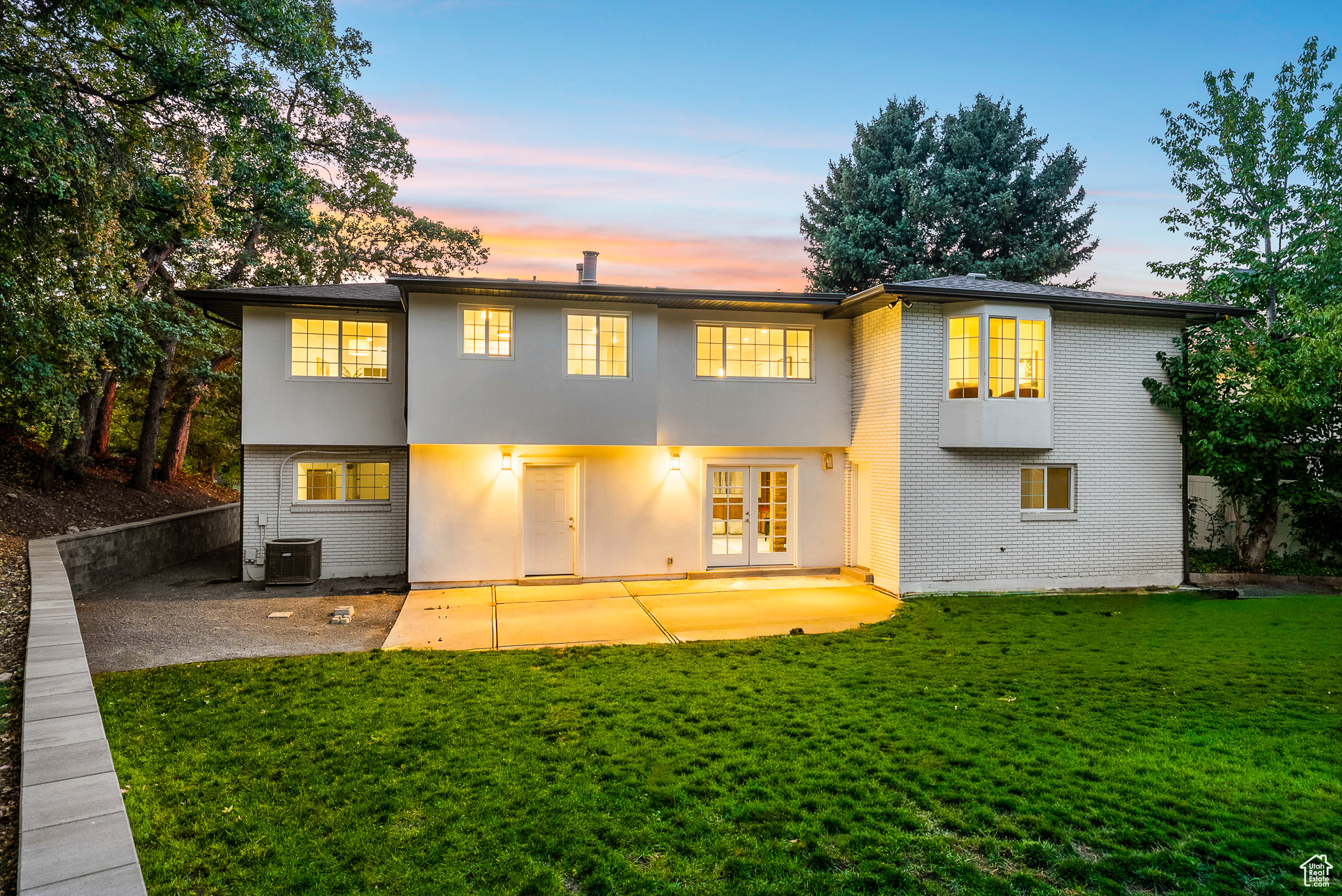 MOUNUMENT PARK - Residential