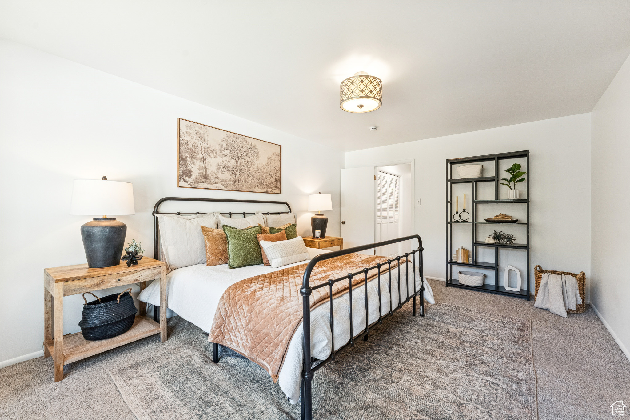 MOUNUMENT PARK - Residential